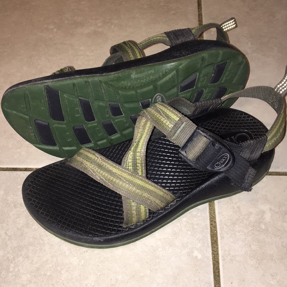 [SOLD] Kids Sz 2 Chaco Z1 sandals hunter green